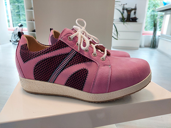 Orthopädische Schuhe pink