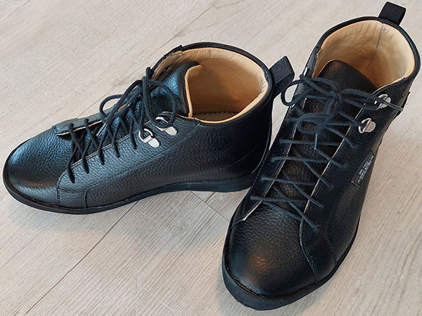 Orthopädische Schuhe schwarz